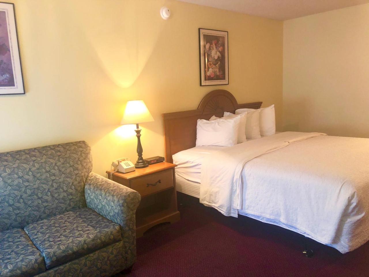 Honeysuckle Inn & Conference Center Branson Esterno foto