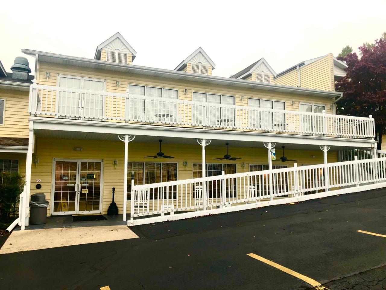 Honeysuckle Inn & Conference Center Branson Esterno foto